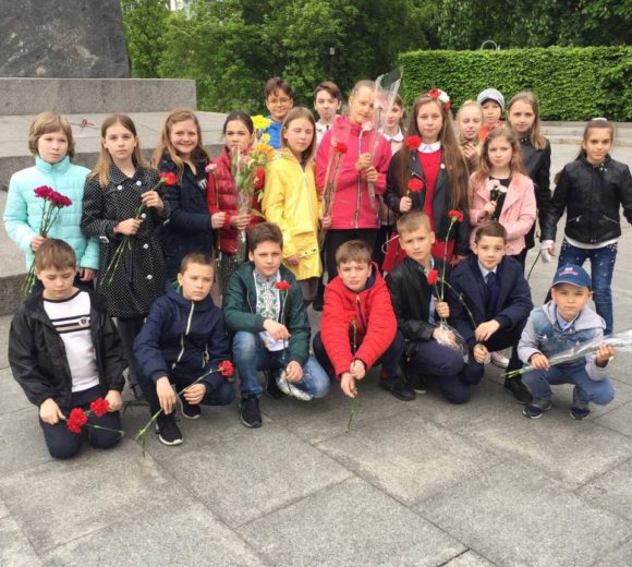 IMG-63abbfa2eaeb9b7f98b687e5a8d7df69-V